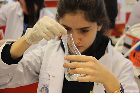 Tuzla Lise Öğrencilerimizin “Kimya Deneyleri Uygulama Yarışması” 