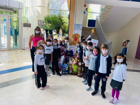 “Hayvanlar İçin  Küçük Bir Mutluluk” Mama Bağışı Kampanyamız Yoğun İlgi Gördü 