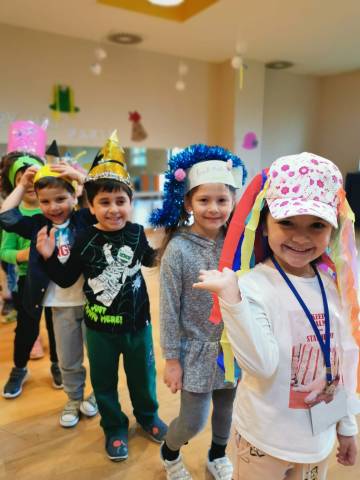 Eğlenceli Crazy Hat Day 