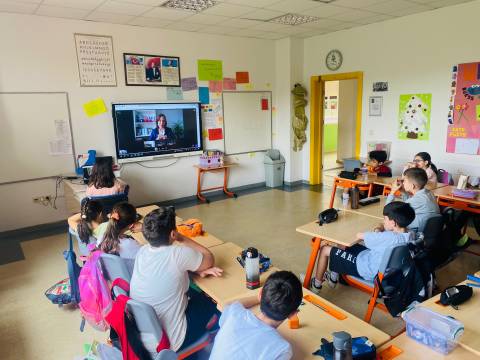 4.Sınıf Öğrencilerimiz Çevrimiçi Söyleşide Yazar İrem UŞAR İle Buluştular  