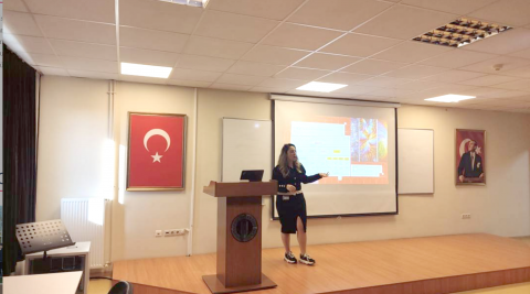 Bilişim Teknolojileri ve Yapay Zeka Konulu Seminere Dijital Dönüşüme Değindik  