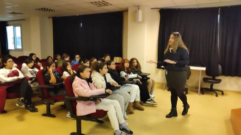 Bilişim Teknolojileri ve Yapay Zeka Konulu Seminere Dijital Dönüşüme Değindik  