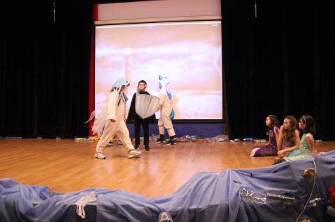 İlkokul–Ortaokul Öğrencilerimiz Dünyaca Ünlü Müzikal ve Tiyatro Oyunlarını Sergilediler 