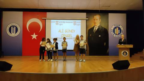 Öğrencilerimiz Cambrıdge Sınavlarında Gösterdikleri Başarılar İle  Küresel Standartlarda Eğitimin Kapısını Aralıyor  