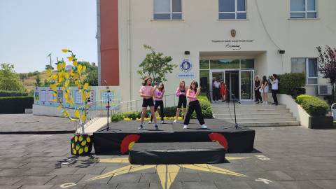   Öğrencilerimiz Dünya Dillerinde Yeteneklerini Sergilediler 