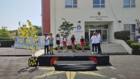   Öğrencilerimiz Dünya Dillerinde Yeteneklerini Sergilediler 