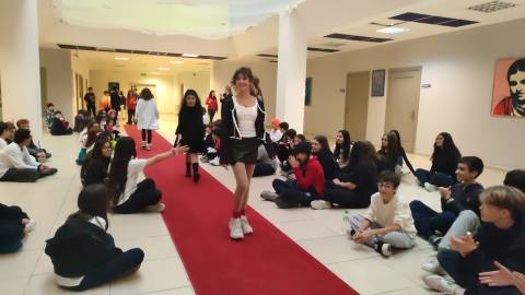 Kostüm Festivalinde Yaratıcılığımızı Kullanarak Dil Becerilerimizi Geliştirdik 