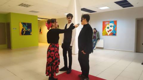 Kostüm Festivalinde Yaratıcılığımızı Kullanarak Dil Becerilerimizi Geliştirdik 