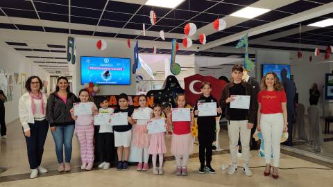 /img/2024/ogrencilerimiz-performance-corner-etkinliginde-performanslarini-sergilediler_9022-mid.jpg