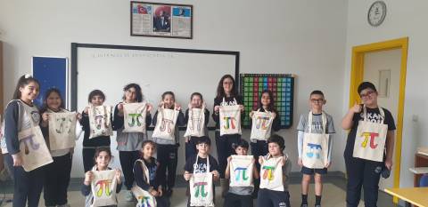 Öğrencilerimiz Pi Gününde Pi  Sayısını Yakından Tanıdılar   