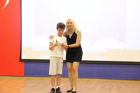 Öğrencilerimizin Karne Sevincini Paylaştık 