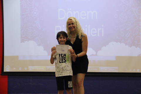 Öğrencilerimizin Karne Sevincini Paylaştık 