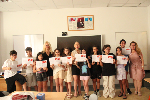 Öğrencilerimizin Karne Sevincini Paylaştık 