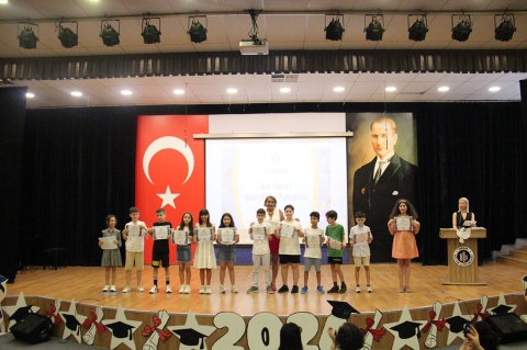 Öğrencilerimizin Karne Sevincini Paylaştık 