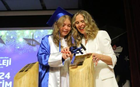 Ortaokul-Lise Mezuniyet Törenimizi  Büyük Bir Coşku ve  Gururla  Gerçekleştirdik 