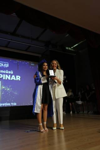 Ortaokul-Lise Mezuniyet Törenimizi  Büyük Bir Coşku ve  Gururla  Gerçekleştirdik 