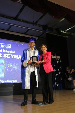 Ortaokul-Lise Mezuniyet Törenimizi  Büyük Bir Coşku ve  Gururla  Gerçekleştirdik 