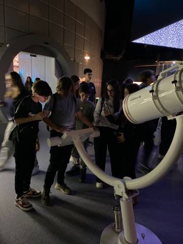 Öğrencilerimizle Göklerin ve Uzayın Yaşamını Keşfettik.  