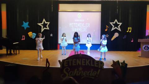Yetenekler Sahnede: Öğrencilerimizden Dans, Jimnastik ve Müzik Dolu Performanslar 