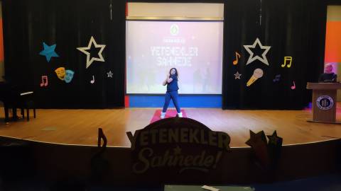 Yetenekler Sahnede: Öğrencilerimizden Dans, Jimnastik ve Müzik Dolu Performanslar 
